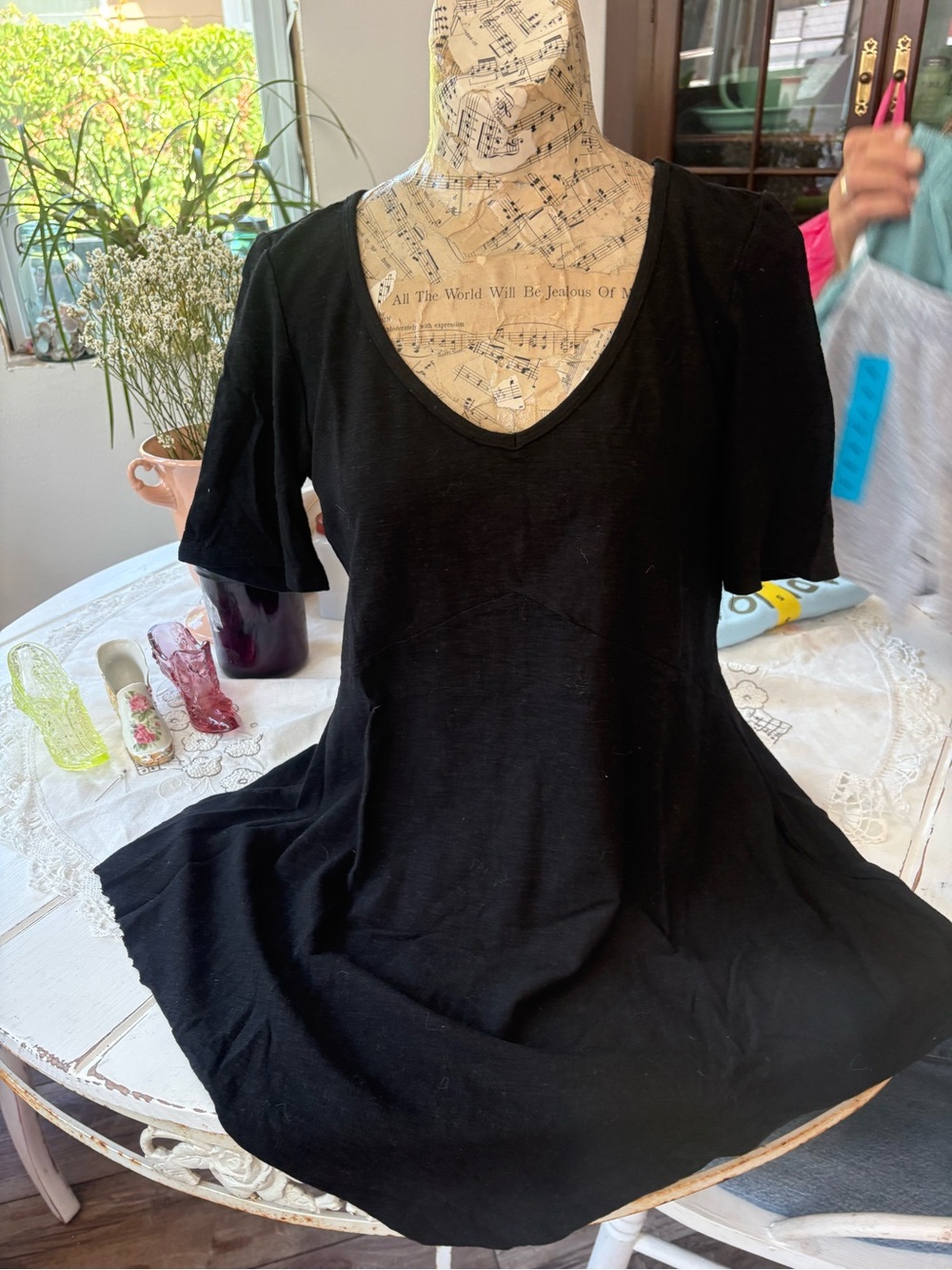 Black V-Neck Short Sleeve Swing Tunic